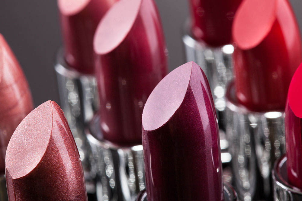 7 Different Types of Lipsticks to Buy